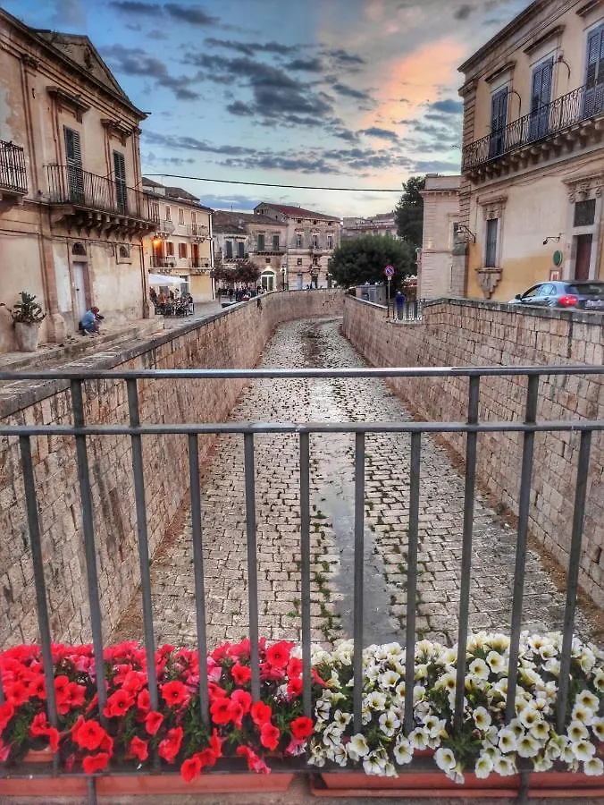 Lilibeth Houses - Charming & Lovely Views Scicli Casa vacanze